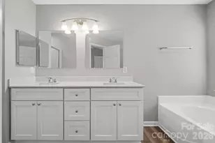 8401 Redstone View Dr, Charlotte, NC 28269 - Photo 17