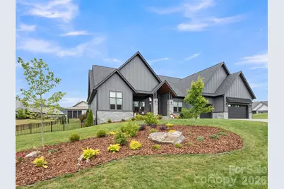 582 Daniel Circle Drive, Mills River, NC 28759 - Photo 3