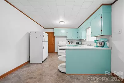 4219 Benfield Drive, Hudson, NC 28638 - Photo 11