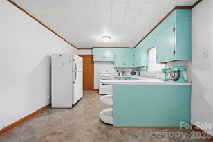 4219 Benfield Dr, Hudson, NC 28638 - Photo 11