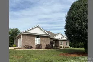 317 Thistle Ln, Statesville, NC 28625 - Photo 3