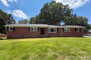 1911 Amberhill Ln, Charlotte, NC 28216 - Photo 1