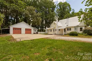 100 Cannon Dr, Hendersonville, NC 28792 - Photo 1