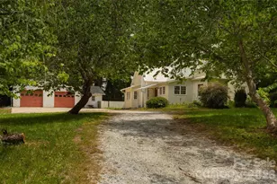 100 Cannon Dr, Hendersonville, NC 28792 - Photo 3