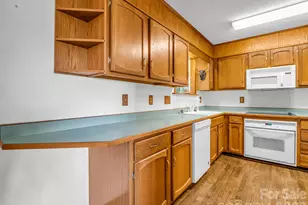 122 Birchwood Dr, Hendersonville, NC 28739 - Photo 11