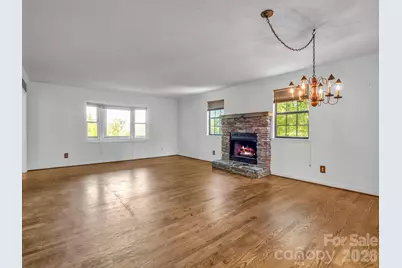 122 Birchwood Drive, Hendersonville, NC 28739 - Photo 9