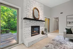 10006 Stoneleigh Ln, Charlotte, NC 28277 - Photo 3