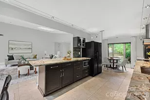 10006 Stoneleigh Ln, Charlotte, NC 28277 - Photo 5