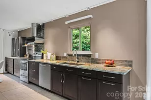 10006 Stoneleigh Ln, Charlotte, NC 28277 - Photo 7
