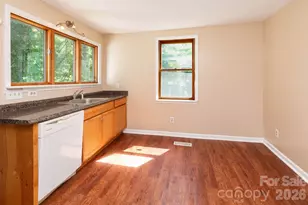 129 Shelburne Rd, Asheville, NC 28806 - Photo 9