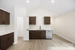 204 Knollwood Cir, Albemarle, NC 28001 - Photo 9