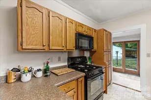 196 E French Broad St, Brevard, NC 28712 - Photo 21