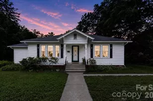 196 E French Broad St, Brevard, NC 28712 - Photo 1