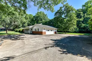 827 Lansdowne Rd, Charlotte, NC 28270 - Photo 3