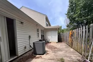 5121 Magnolia Tree Ln, Charlotte, NC 28215 - Photo 13