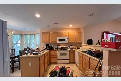 5121 Magnolia Tree Lane, Charlotte, NC 28215 - Photo 11