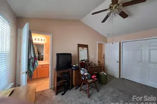 5121 Magnolia Tree Ln, Charlotte, NC 28215 - Photo 17