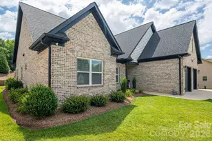 4282 Holly Cir NE, Conover, NC 28613 - Photo 3