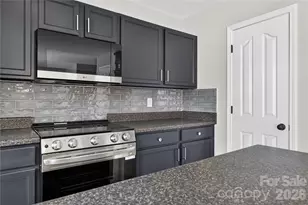 6029 Waterloo Drive, Charlotte, NC 28269 - Photo 13