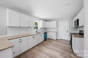 2197 McLin Ct, Conover, NC 28613 - Photo 9