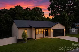 544 30th Ave NW, Hickory, NC 28601 - Photo 1