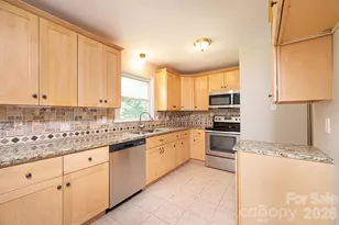 5424 Glenview Dr, Hickory, NC 28602 - Photo 15