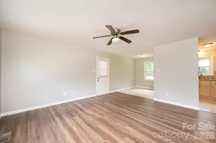 5424 Glenview Dr, Hickory, NC 28602 - Photo 9