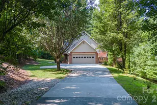 1518 Southpointe Dr, Morganton, NC 28655 - Photo 3