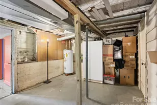 2 Pelzer St, Asheville, NC 28804 - Photo 23