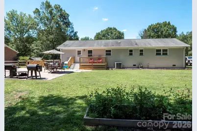 421 Catawba Circle N, Matthews, NC 28104 - Photo 17