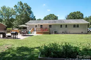 421 Catawba Cir N, Matthews, NC 28104 - Photo 17