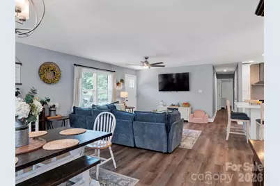 421 Catawba Circle N, Matthews, NC 28104 - Photo 7