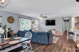 421 Catawba Cir N, Matthews, NC 28104 - Photo 7
