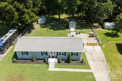 421 Catawba Circle N, Matthews, NC 28104 - Photo 3
