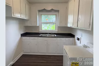 1520 Effingham Road, Charlotte, NC 28208 - Photo 5
