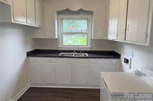 1520 Effingham Rd, Charlotte, NC 28208 - Photo 5