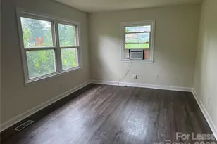 1520 Effingham Rd, Charlotte, NC 28208 - Photo 1