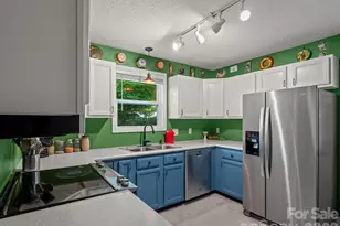 22 Wilson Creek Dr, Asheville, NC 28803 - Photo 15