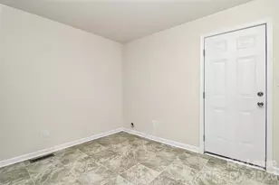 518 Echodale Dr, Charlotte, NC 28217 - Photo 7