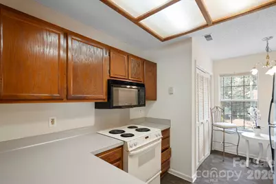 2834 Iron Gate Lane, Charlotte, NC 28212 - Photo 11