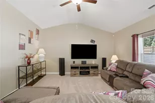 5221 Upton Pl, Charlotte, NC 28215 - Photo 17