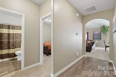 5221 Upton Place, Charlotte, NC 28215 - Photo 9