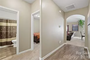 5221 Upton Pl, Charlotte, NC 28215 - Photo 9