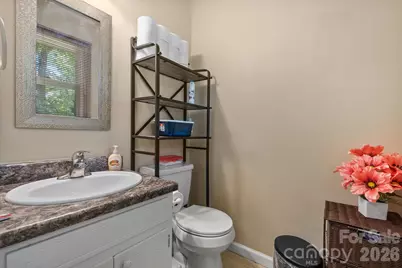 3246 21st Avenue NE, Hickory, NC 28601 - Photo 9