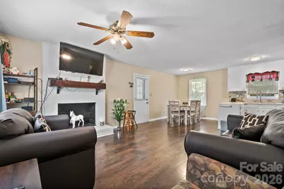 3246 21st Avenue NE, Hickory, NC 28601 - Photo 5