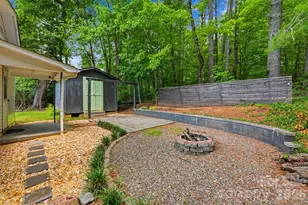 1320 Tom Fox St, Morganton, NC 28655 - Photo 9
