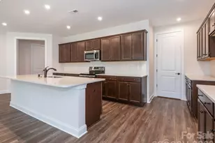 4423 Moxie Wy, Charlotte, NC 28215 - Photo 7
