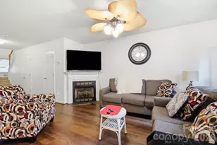 10618 Pointed Leaf Ct, Charlotte, NC 28213 - Photo 3