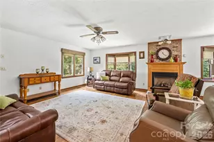 6 Kendra Rd, Hendersonville, NC 28792 - Photo 11