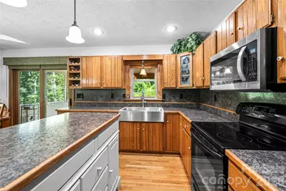 6 Kendra Road, Hendersonville, NC 28792 - Photo 17